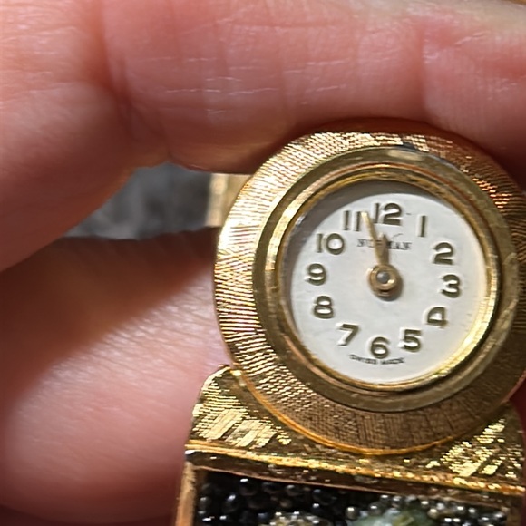 VINTAGE RETRO "NORMAN
DELUXE" JEWELED BEADED SWISS
BRACELET WATCH - Picture 4 of 8